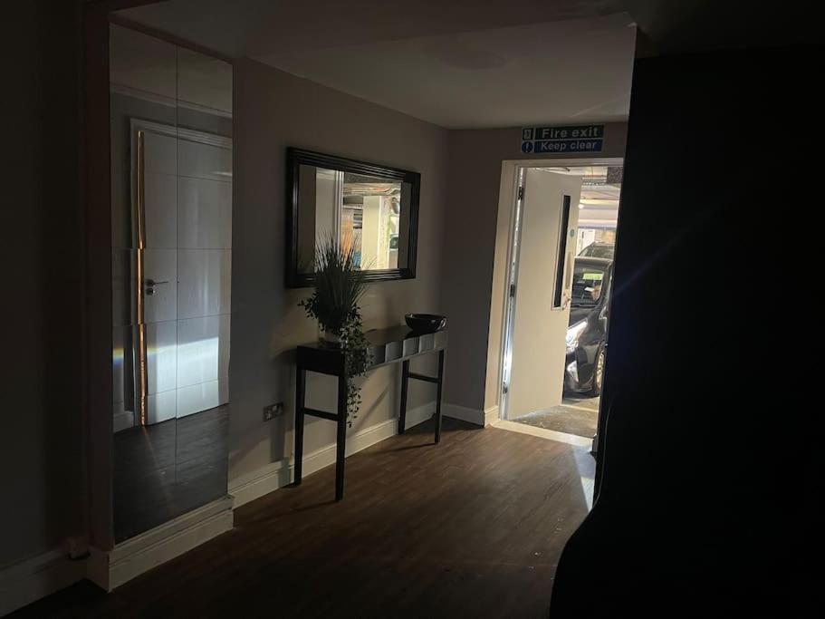 The Exclusive Jacuzzi Apartment Birmingham Extérieur photo